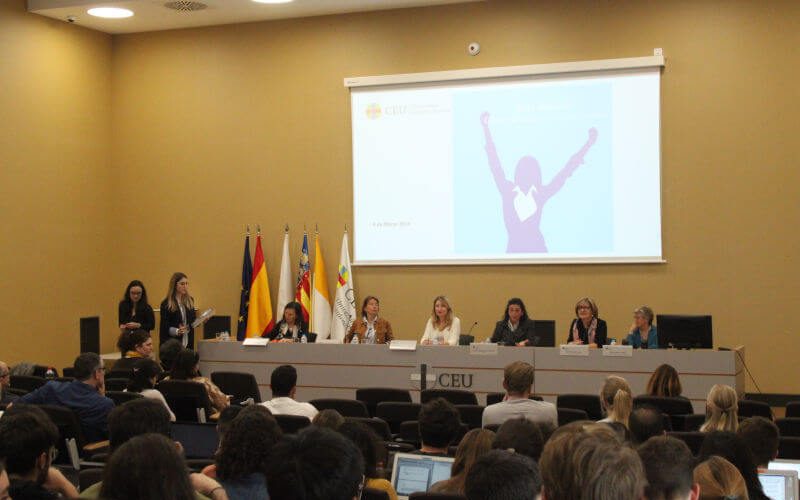 EUROFINS ANALCLINIC participa en los actos con motivo de la celebración del Día Internacional de la Mujer en la Universidad CEU Cardenal Herrera.